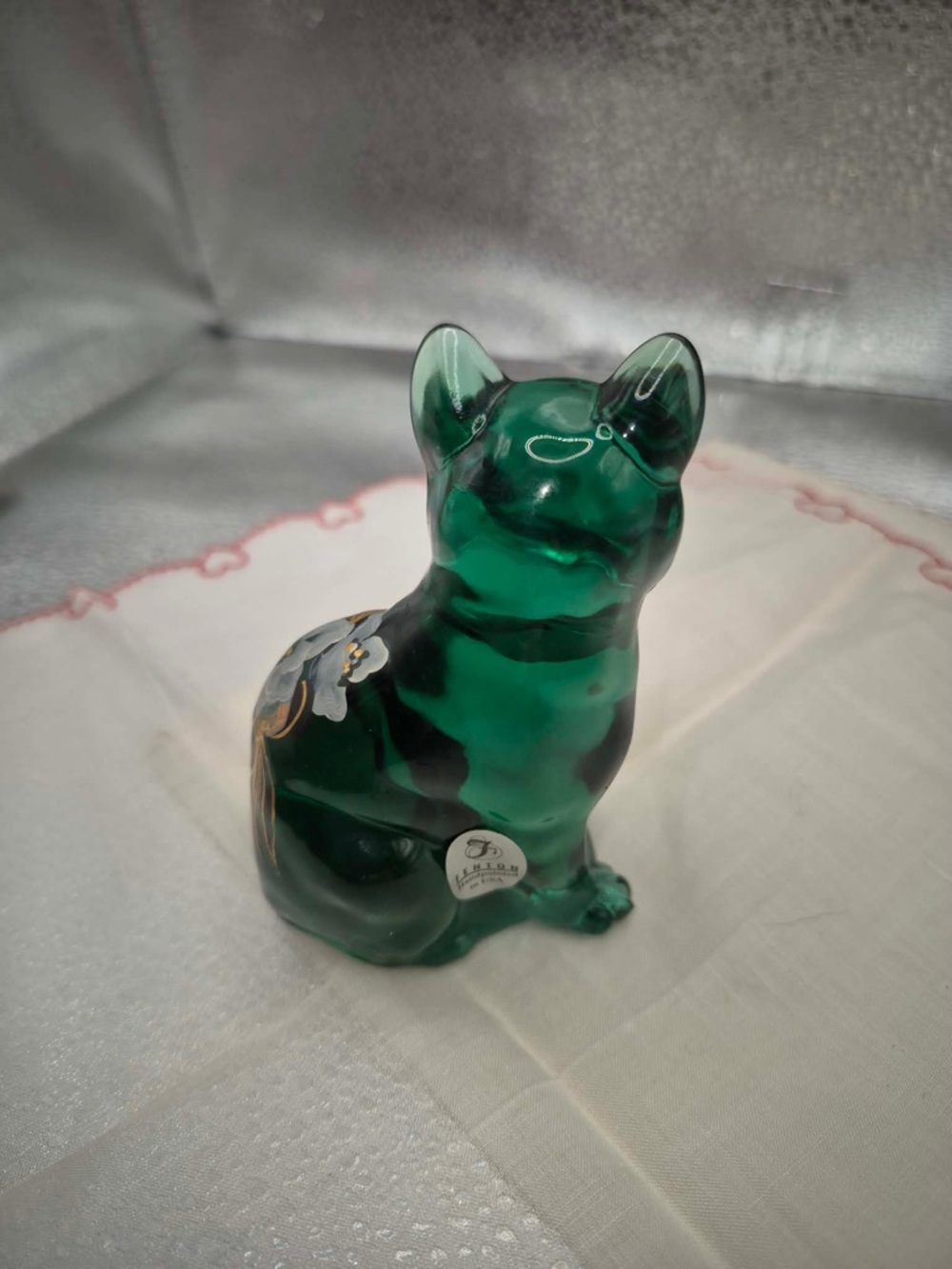 Fenton Glass Cat Emerald ‘Spruce’ Green Hand-painted Magnolia w Gold Gilding - Picture 4 of 9